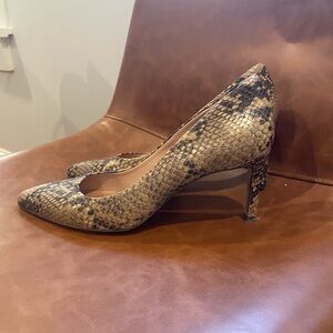 Chic Snakeskin Patterned Heels